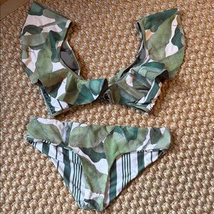Ruffled Leaf-Print Bikini Set in Green